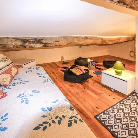 Cozy In De Baix With Kitchen Tatil Evi
