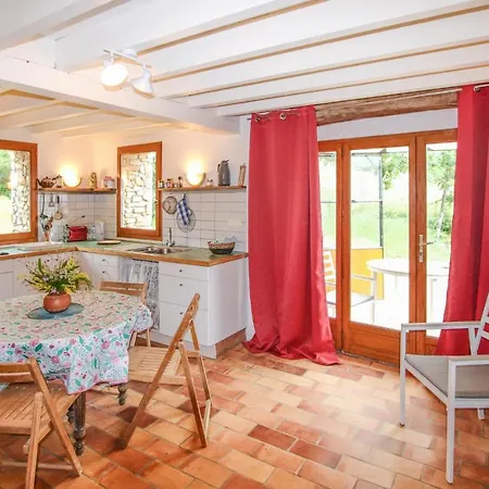 Cozy In De Baix With Kitchen Holiday home *